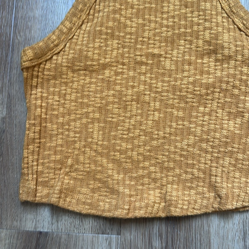 Forever 21 High Neck Ribbed Crop Tank Size Small - Picture 3 of 5